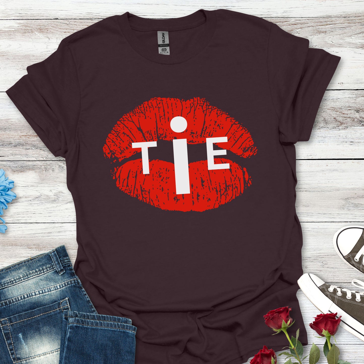 Lip Print (W) 'TIE' Graphic T-Shirt