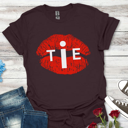 Lip Print (W) 'TIE' Graphic T-Shirt